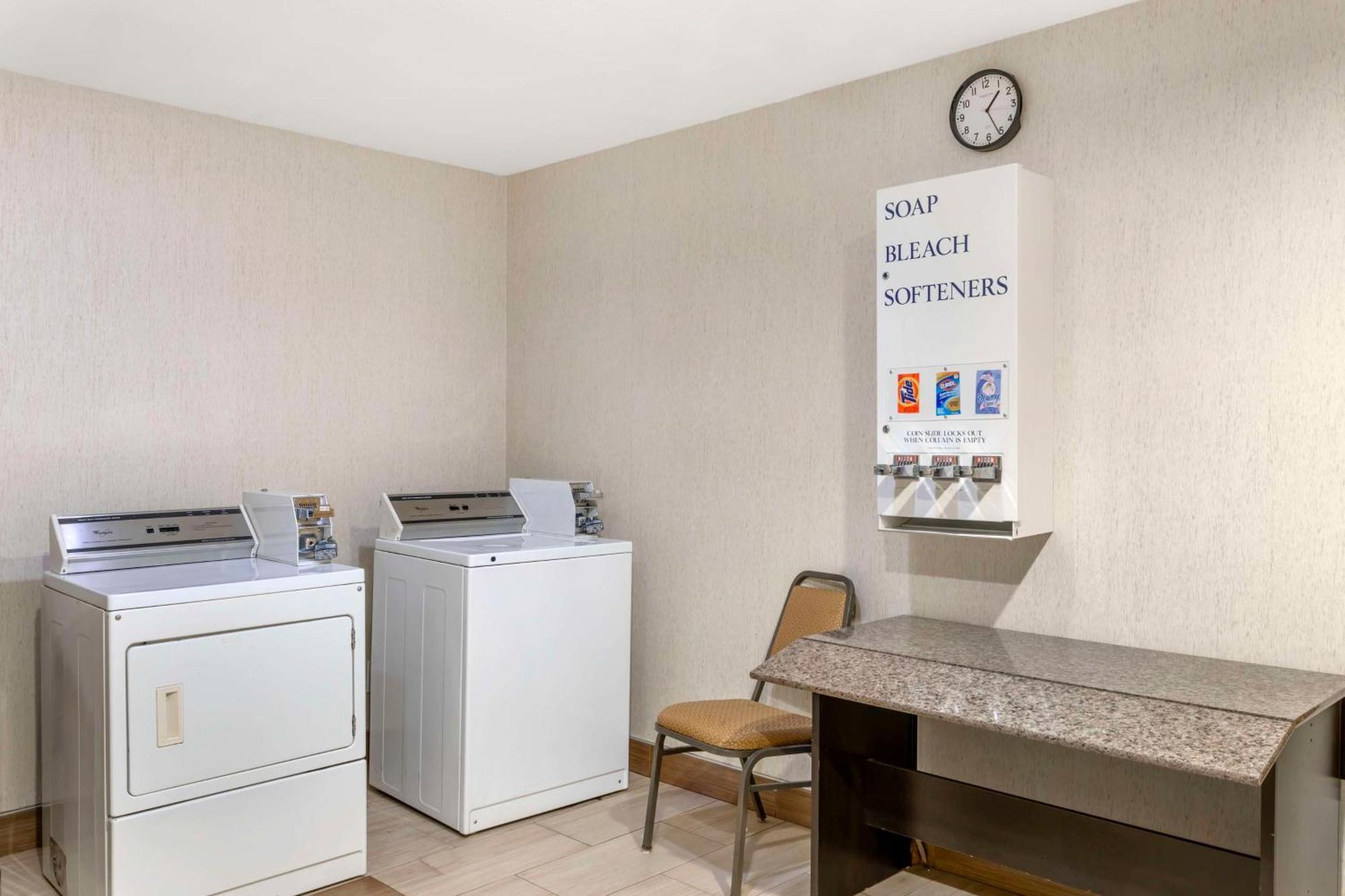 Best Western Plus Lake Worth Екстер'єр фото