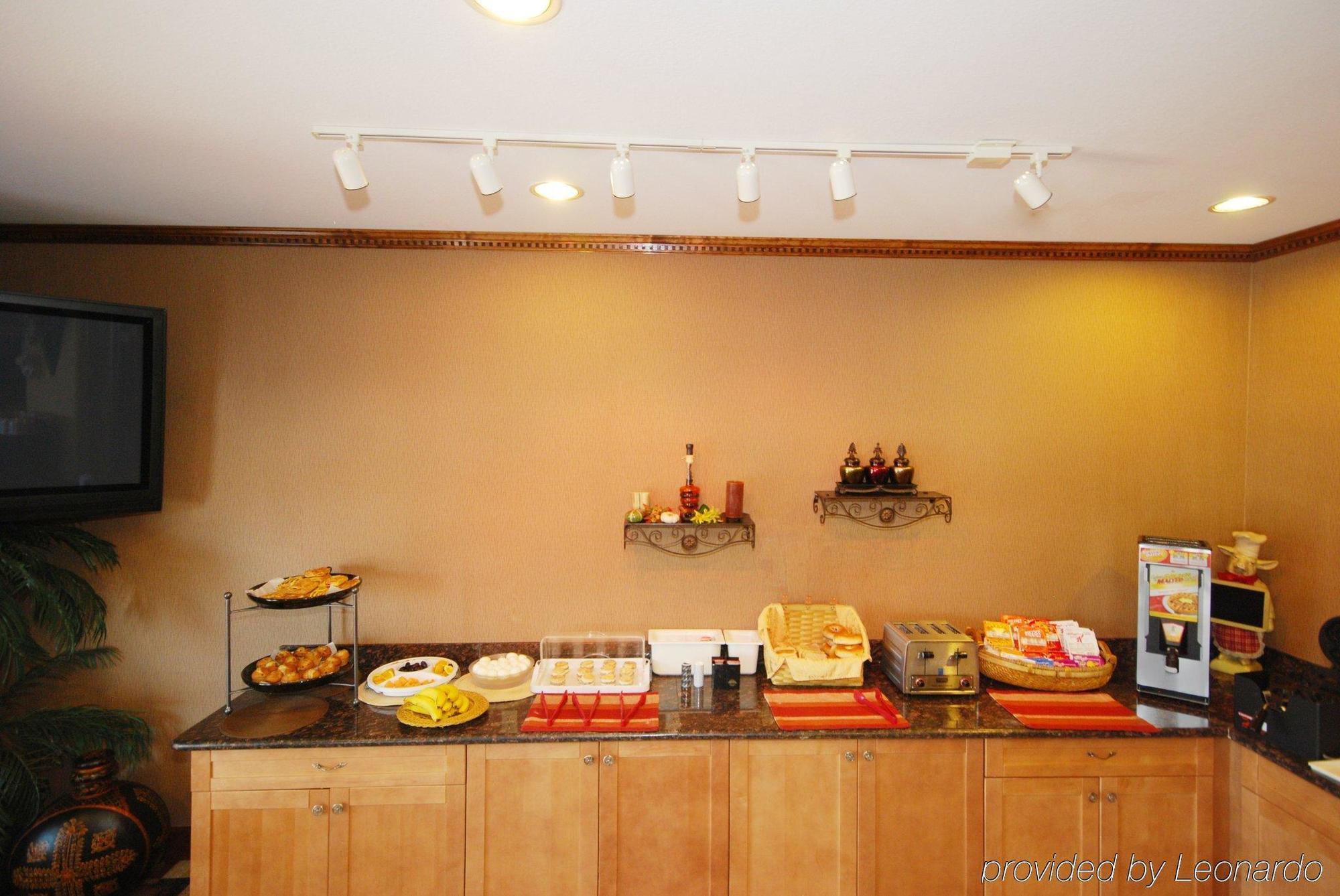 Best Western Plus Lake Worth Ресторан фото