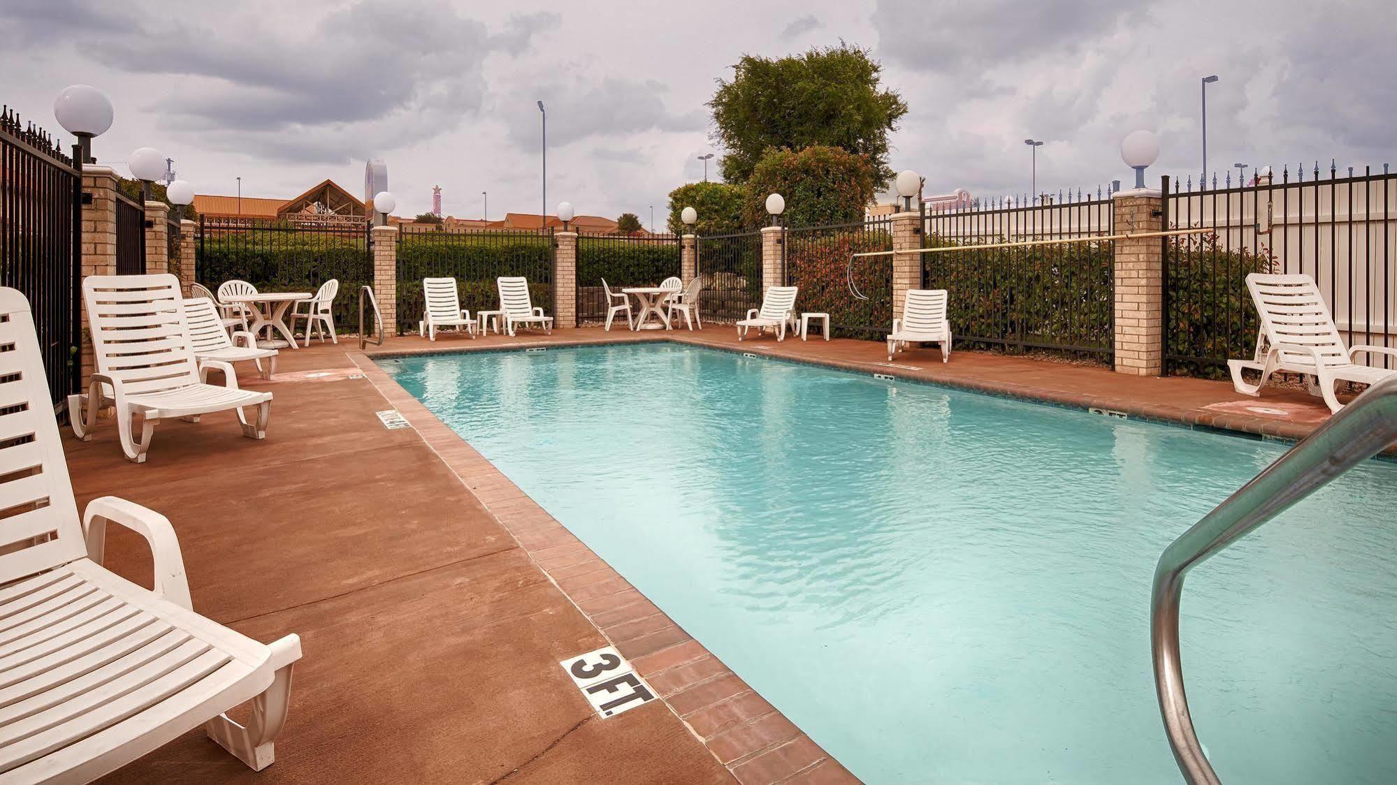 Best Western Plus Lake Worth Екстер'єр фото