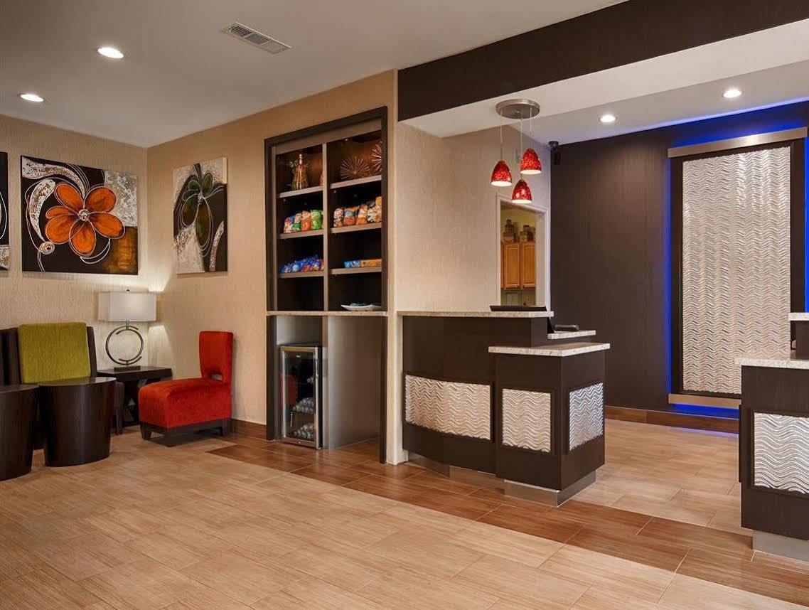 Best Western Plus Lake Worth Екстер'єр фото